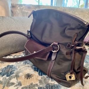 NYLON XL DOONEY & BOURKE SHOULDER BAG